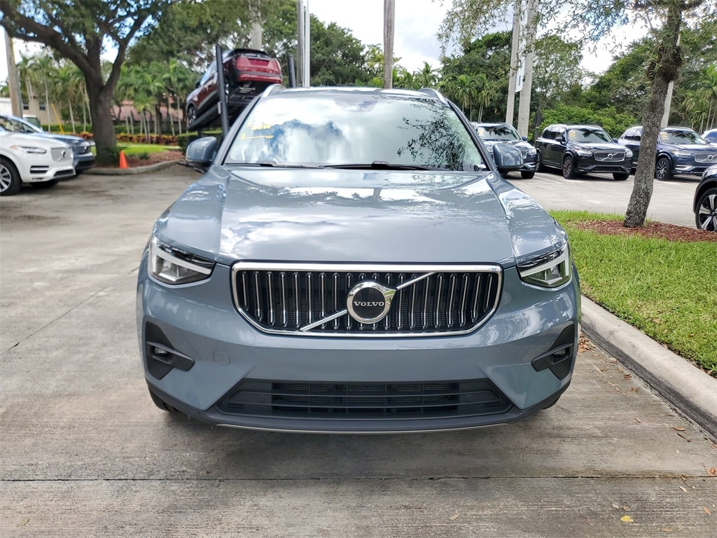Certified 2023 Volvo XC40 B5 AWD Plus Bright SUV
