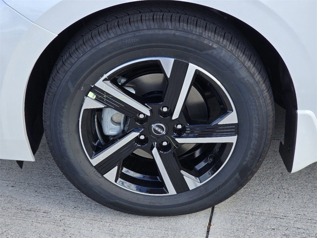 2025 Nissan Sentra SV photo 4