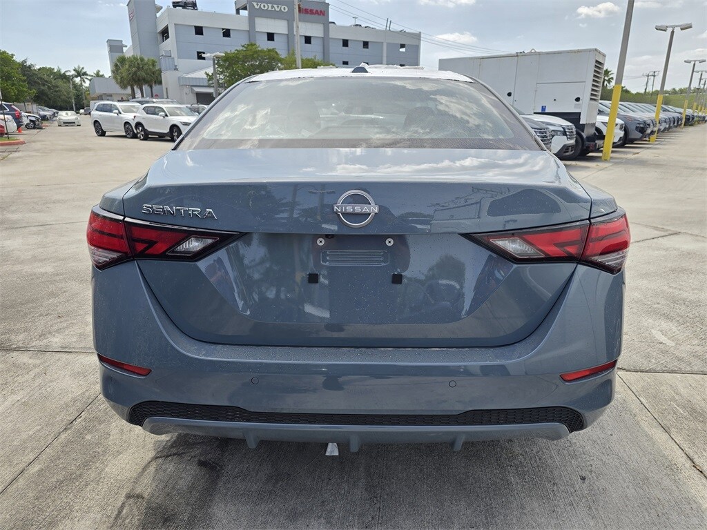2025 Nissan Sentra SV photo 4