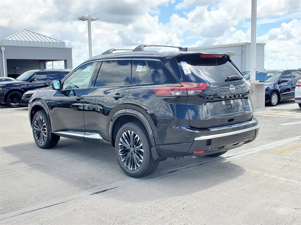 2026 Nissan Rogue Platinum photo 3