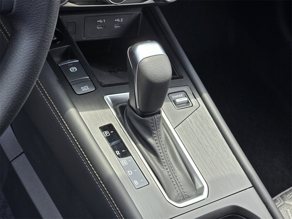 2025 Nissan Kicks SV photo 3