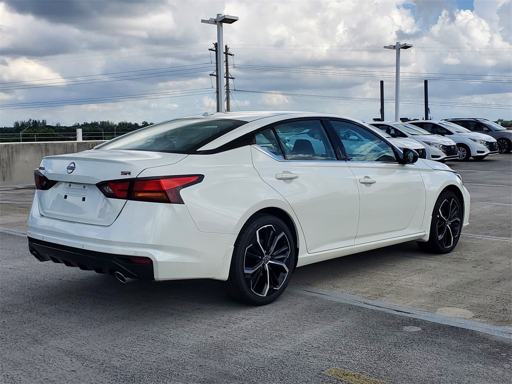 New 2025 Nissan Altima SR Sedan