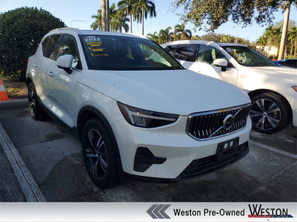 Certified 2025 Volvo XC40 B5 Core Bright Theme SUV