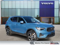 2025 Volvo XC40 B5 Core Bright Theme SUV