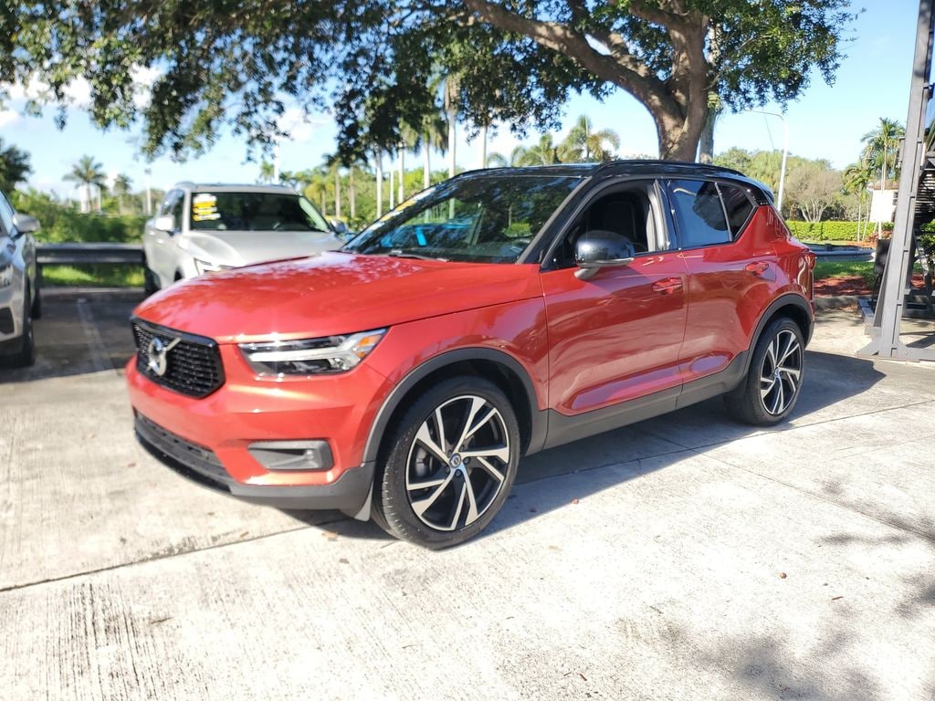 Used 2020 Volvo XC40 T5 R-Design SUV