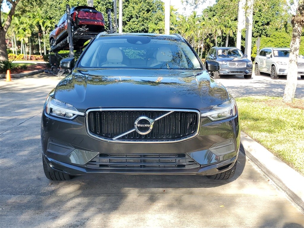 2019 Volvo XC60 T5 Momentum photo 2