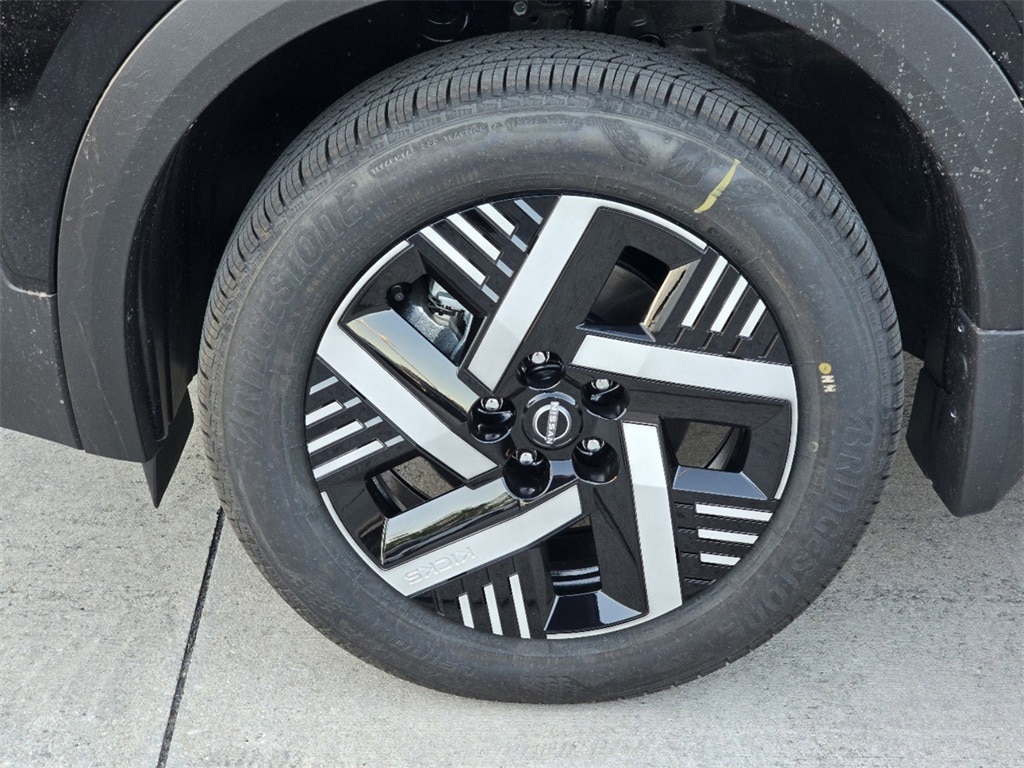 2025 Nissan Kicks SV photo 4