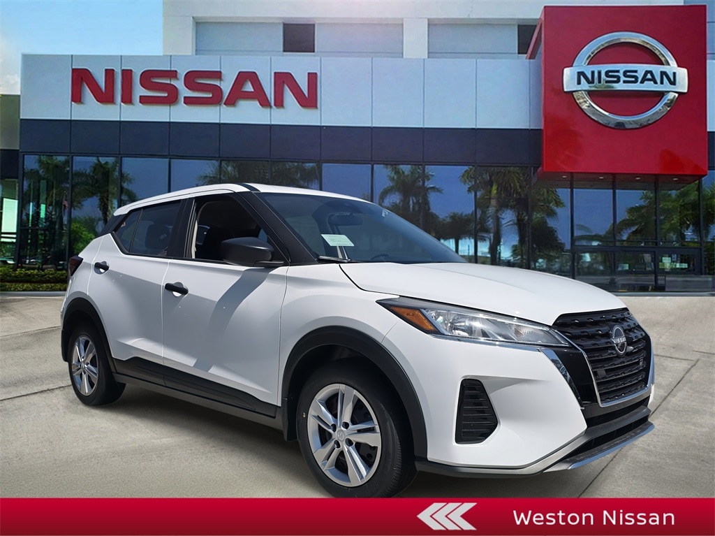 2025 Nissan KICKS PLAY Base
