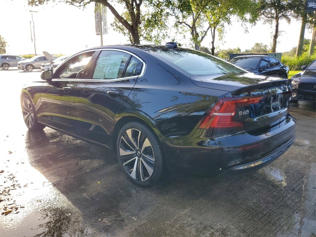 2023 Volvo S60 B5 Ultimate photo 4