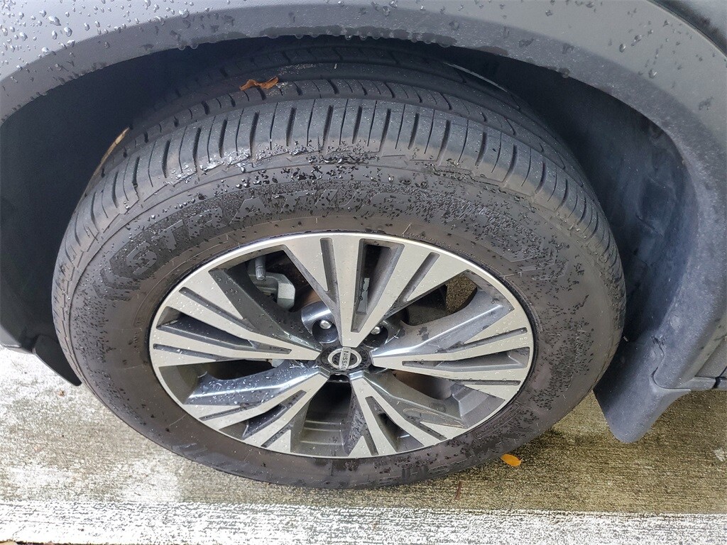 2021 Nissan Rogue SV photo 4