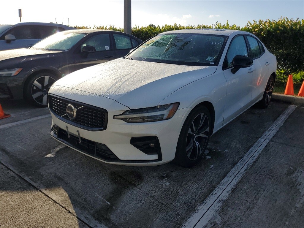 2024 Volvo S60 B5 Core photo 3