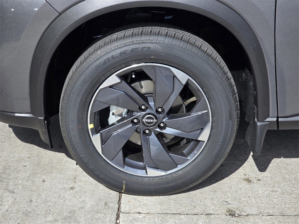 2025 Nissan Rogue SV photo 3
