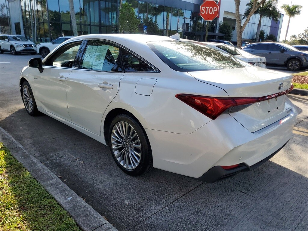 2021 Toyota Avalon Hybrid Limited photo 4