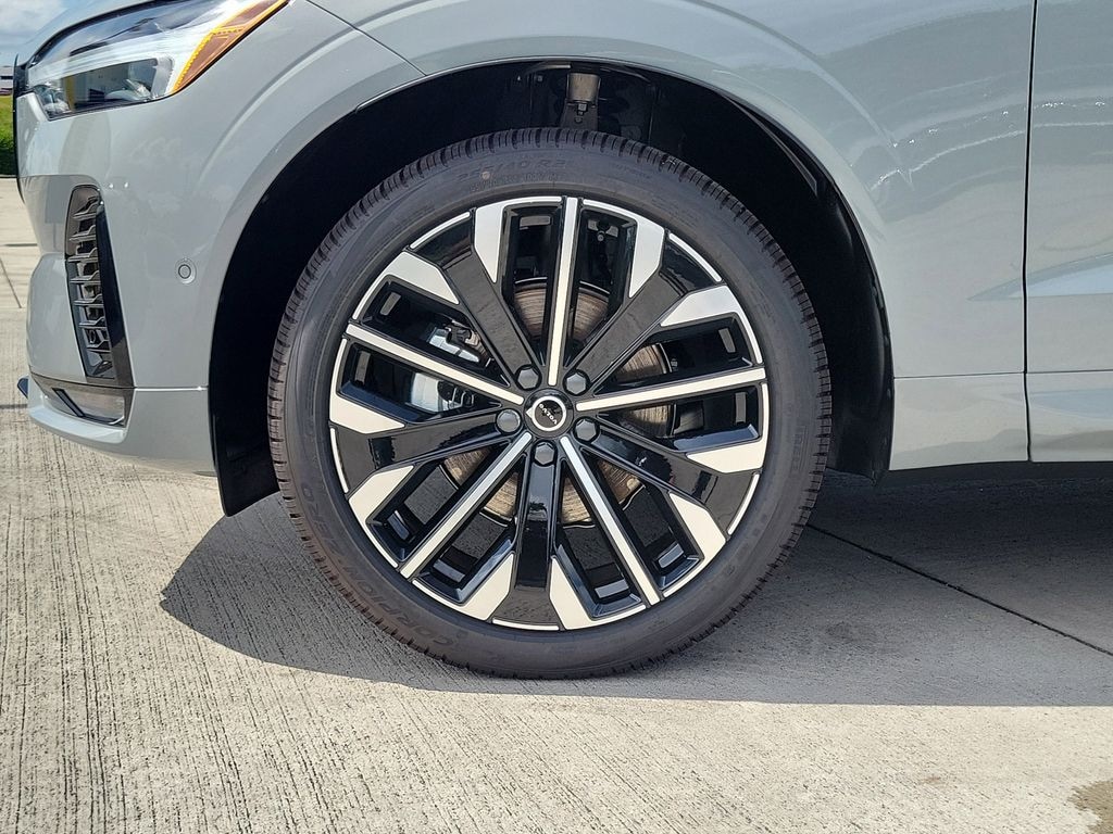 New 2026 Volvo XC60 B5 Ultra SUV