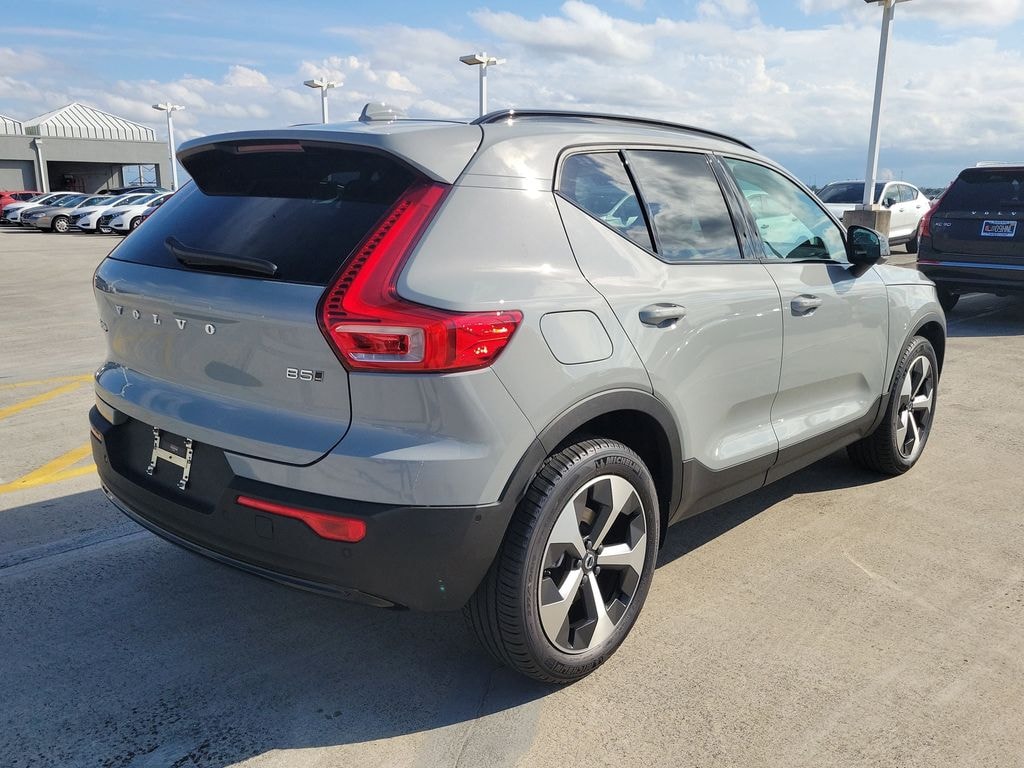 New 2026 Volvo XC40 B5 Plus SUV