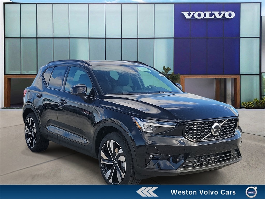 2026 Volvo XC40 Plus's photo