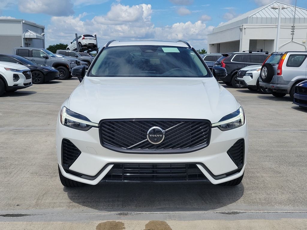 New 2026 Volvo XC60 plug-in hybrid T8 Plus SUV