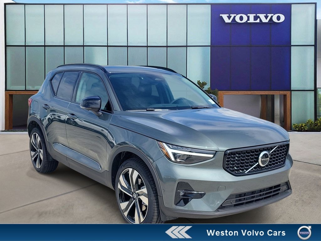 New 2026 Volvo XC40 B5 Plus SUV