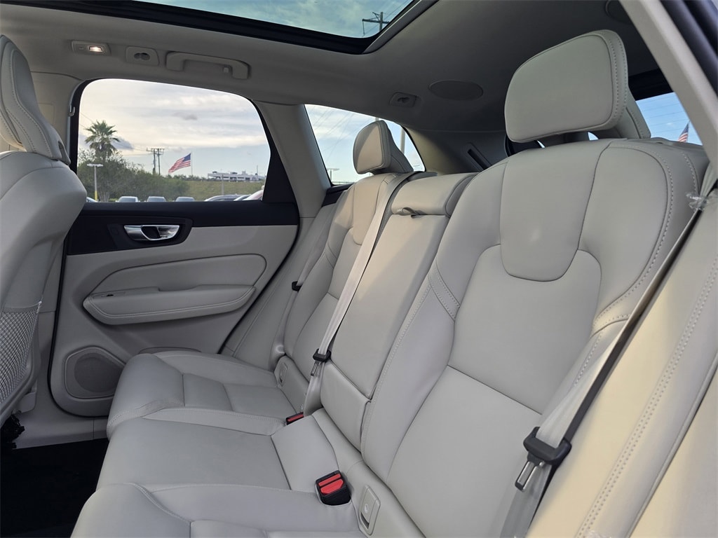 2026 Volvo XC60 Ultra - Photo 10