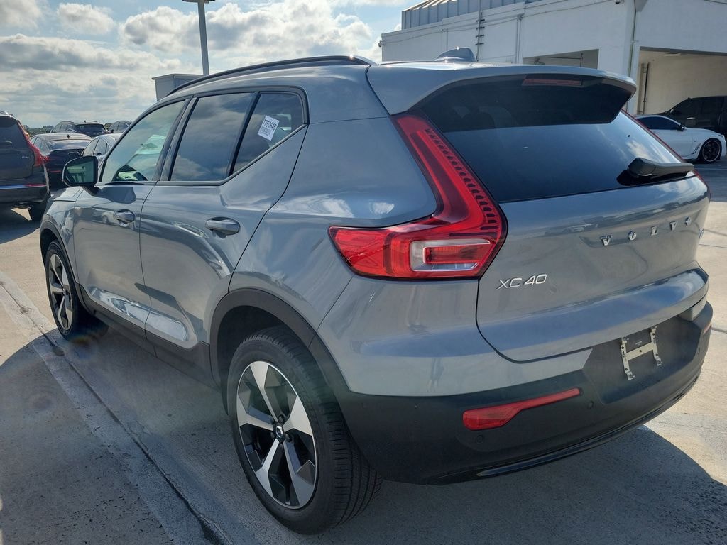 New 2026 Volvo XC40 B5 Plus SUV