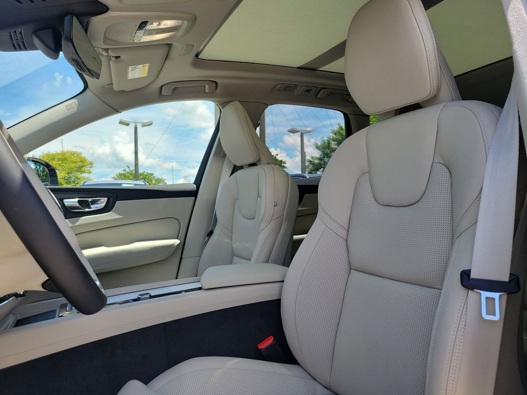 2026 Volvo XC60 Ultra - Photo 9