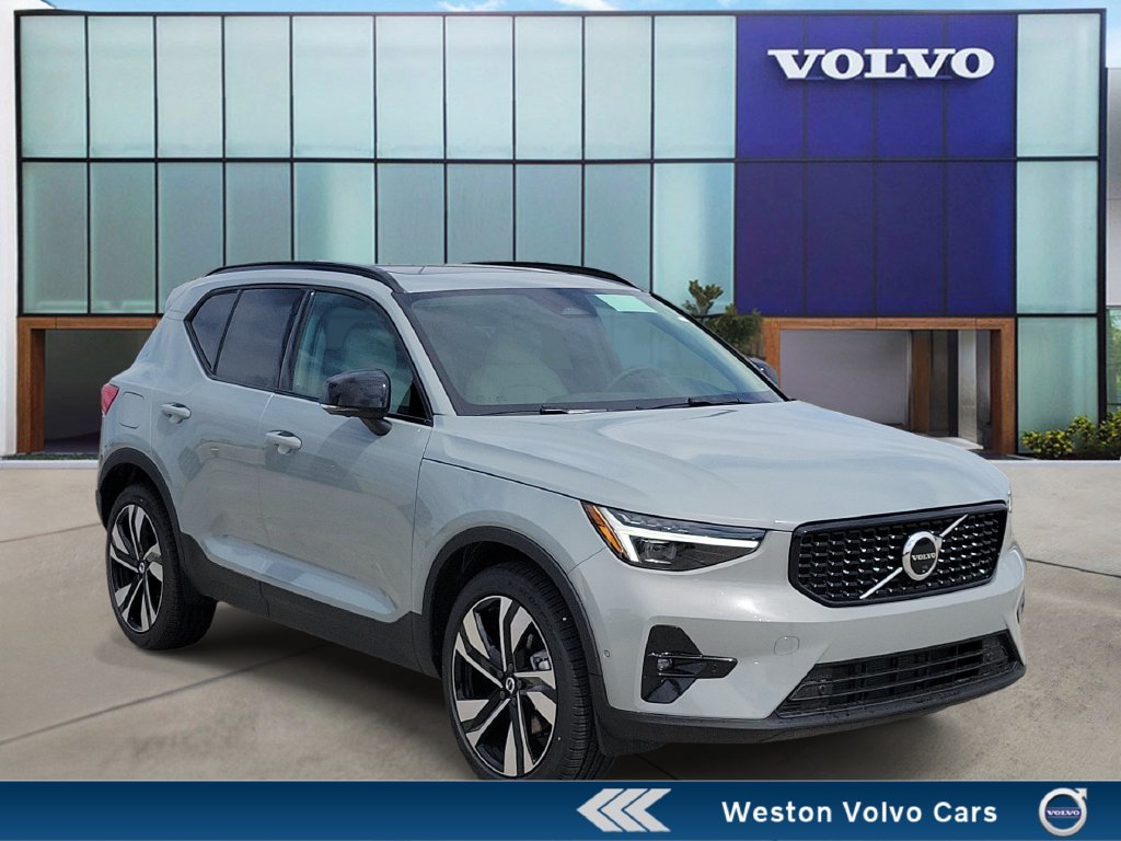 2026 Volvo XC40