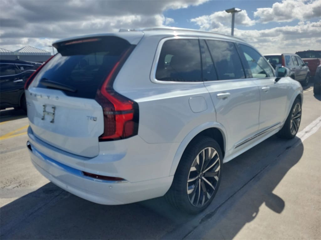 New 2026 Volvo XC90 plug-in hybrid T8 Core SUV