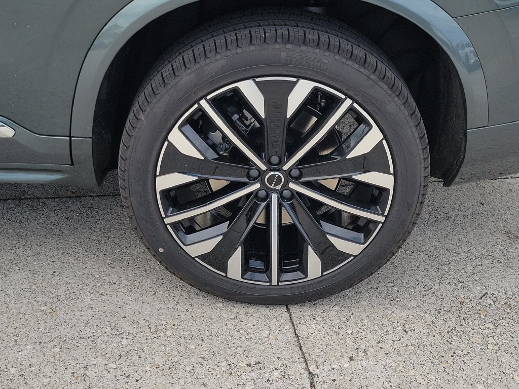 New 2027 Volvo XC90 B5 Core SUV