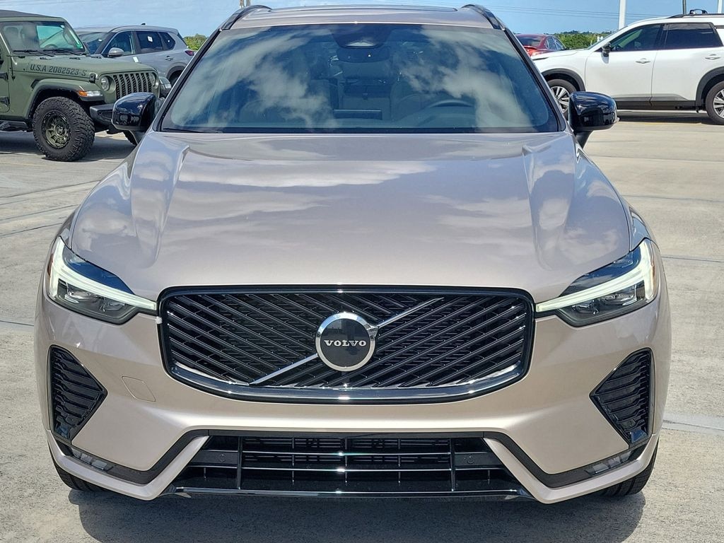 New 2026 Volvo XC60 B5 Core SUV