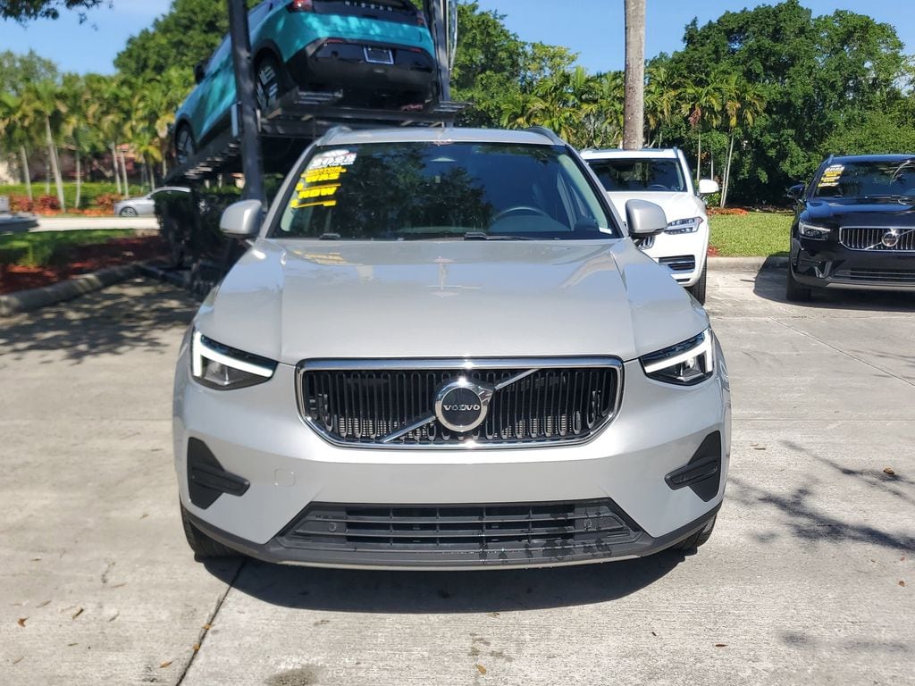 Certified 2023 Volvo XC40 B4 Core SUV