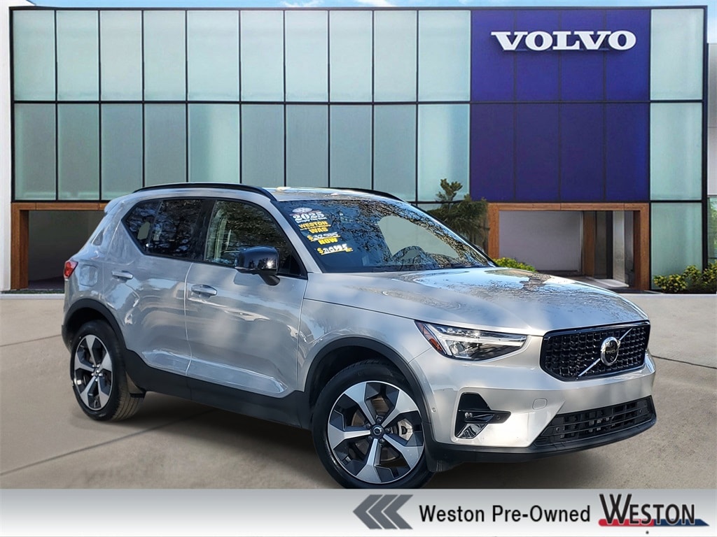 Certified 2025 Volvo XC40 B5 Plus Dark Theme SUV