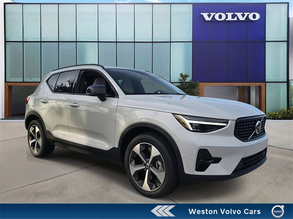 New 2026 Volvo XC40 B5 Plus SUV