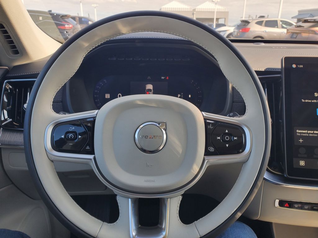 2026 Volvo XC90 Ultra - Photo 11