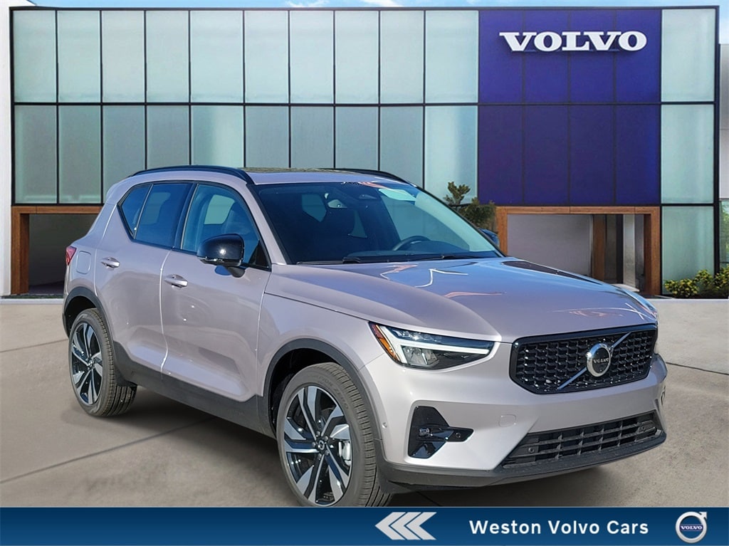 2026 Volvo XC40 SUV 