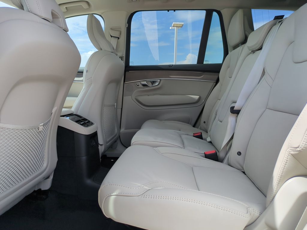 2026 Volvo XC90 Ultra - Photo 6