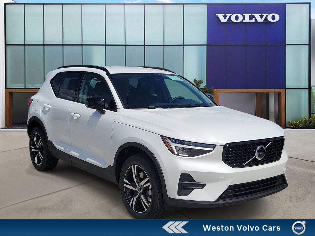2026 Volvo XC40