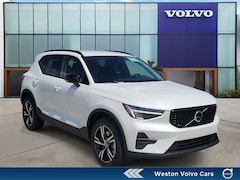 2026 Volvo XC40 B4 Core FWD SUV T774381