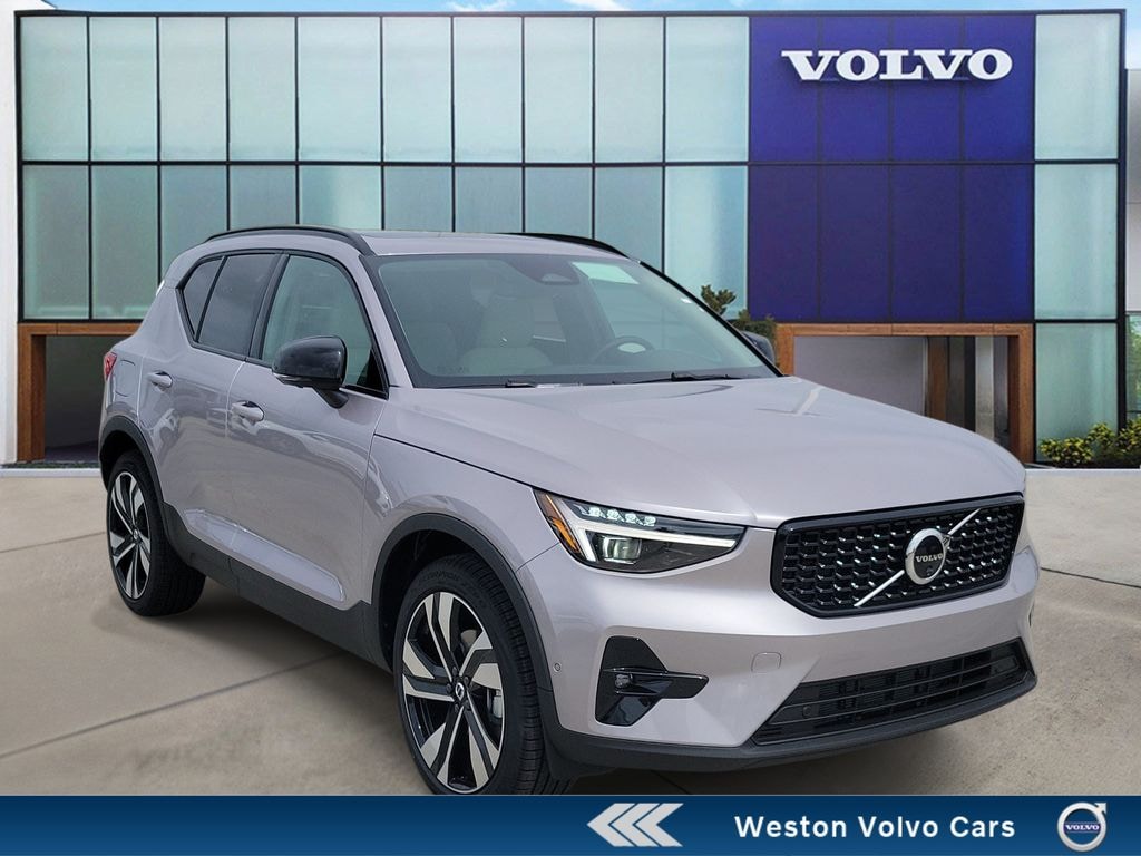New 2026 Volvo XC40 B5 Ultra SUV