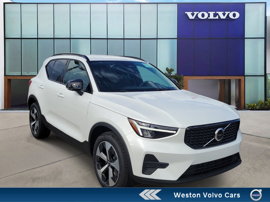 2026 Volvo XC40