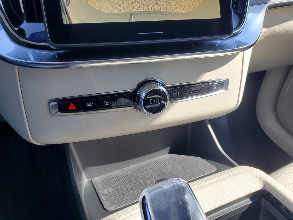 2026 Volvo XC90 Ultra - Photo 15