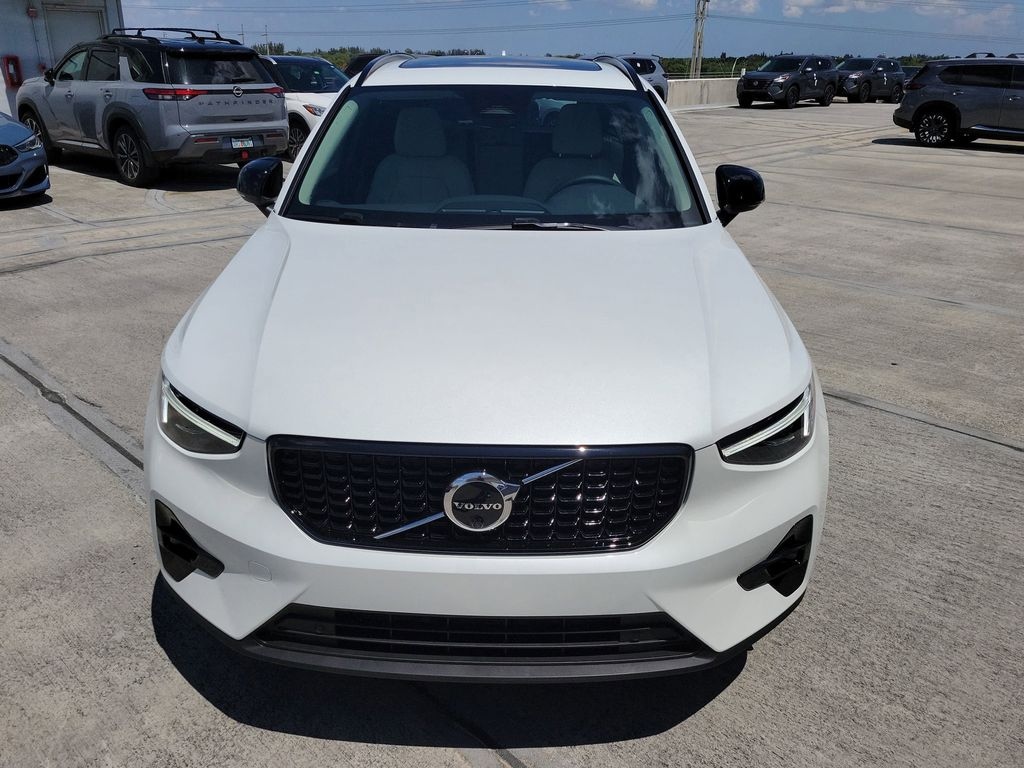 New 2026 Volvo XC40 B5 Plus SUV