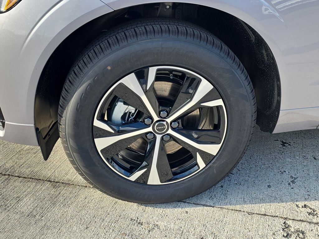 New 2026 Volvo XC60 B5 Core SUV