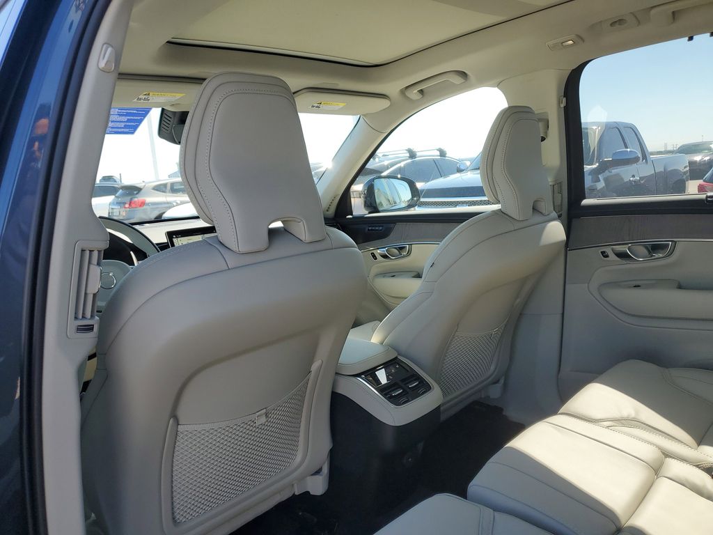 2026 Volvo XC90 Ultra - Photo 7
