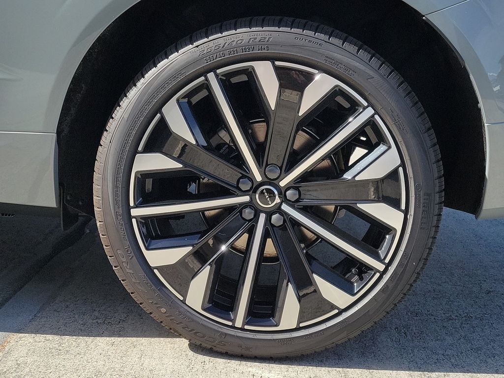 New 2026 Volvo XC60 B5 Ultra SUV