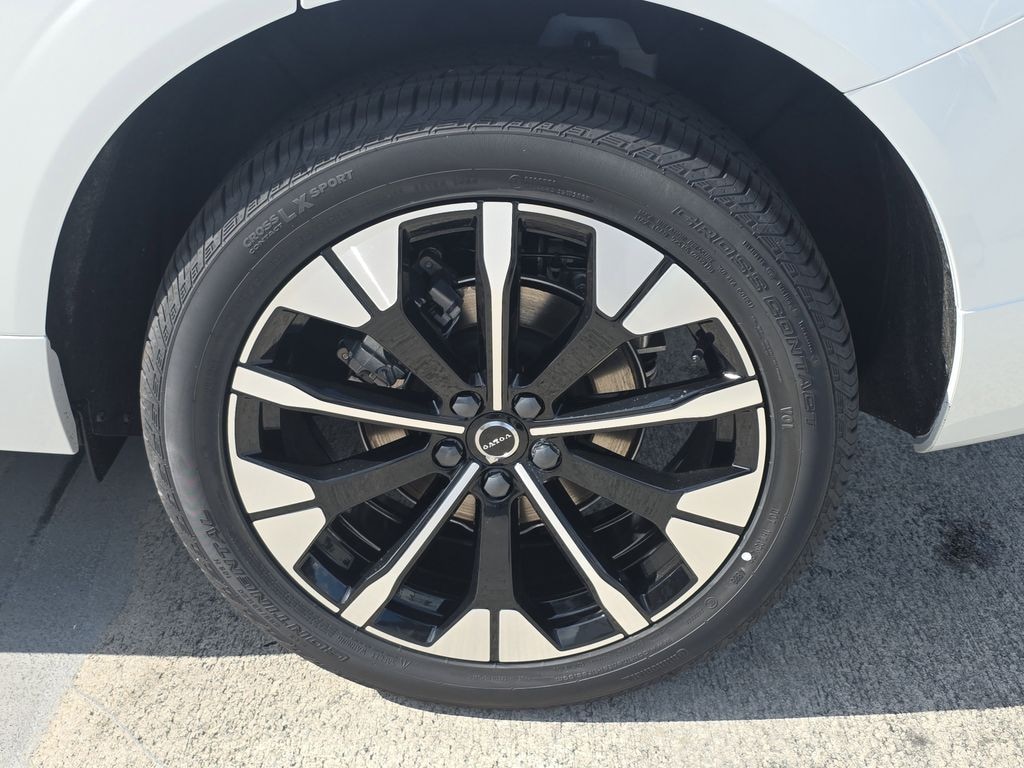 New 2026 Volvo XC60 B5 Plus SUV