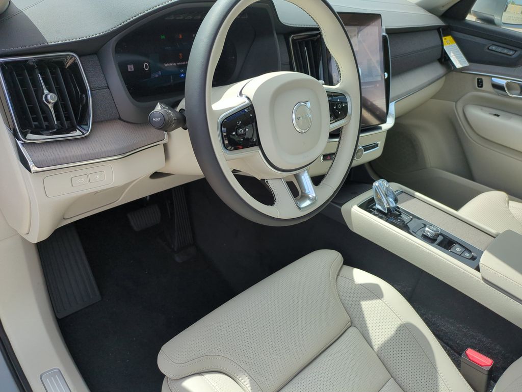 2026 Volvo XC90 Ultra - Photo 12