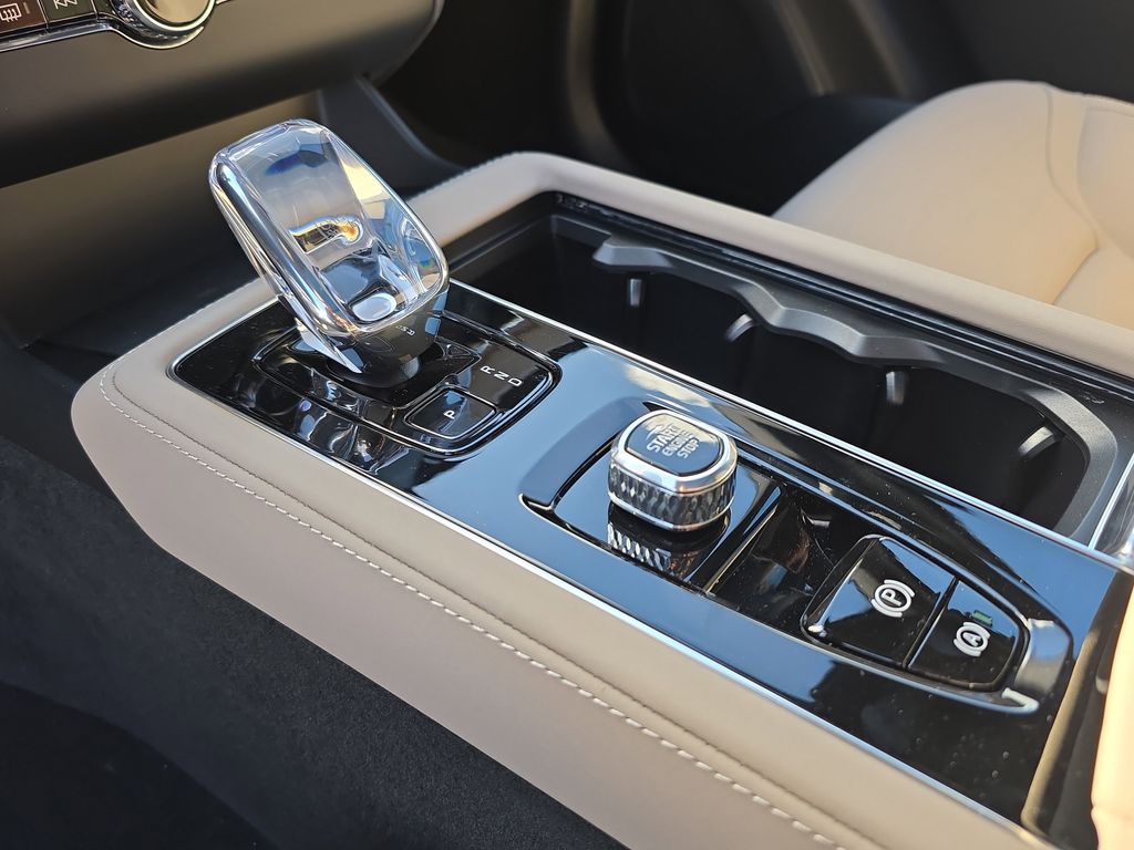 2026 Volvo XC90 Core - Photo 11