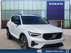 2026 Volvo XC40 B5 Plus AWD SUV T810119