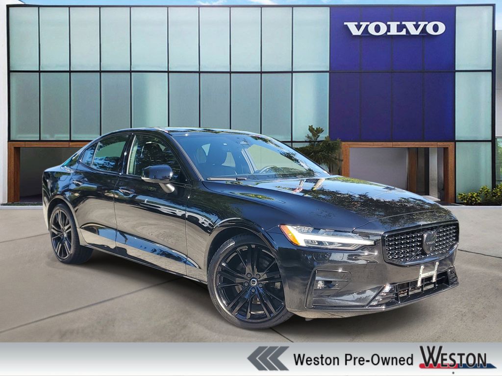 2023 Volvo S60 Sedan 