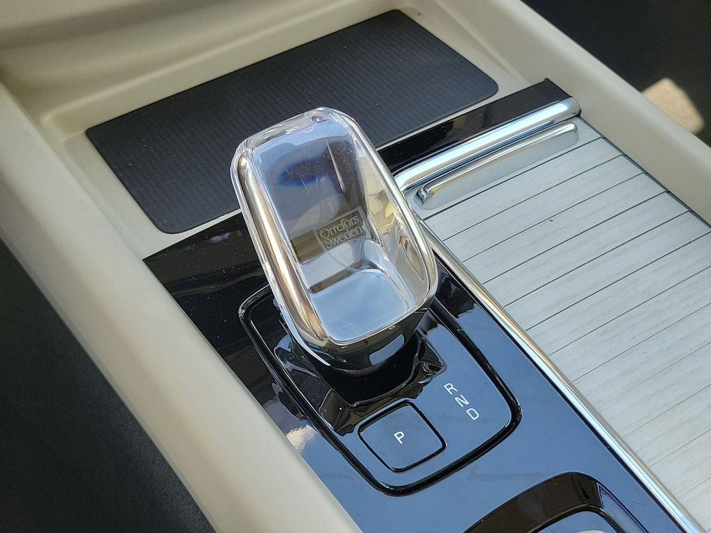 2026 Volvo XC60 Ultra - Photo 15